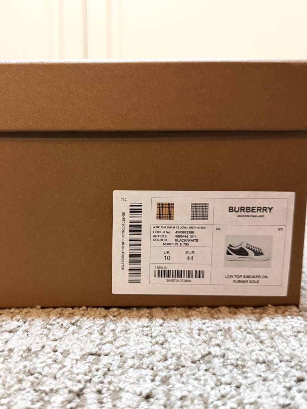 Burberry Low Top Sneaker - Rubber Sole - Size 44 - Picture 15 of 15